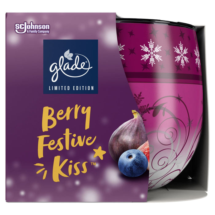 Glade Jar Candle, Scented Candle Infused with Essential Oils, Berry Festive Kiss, 120g.