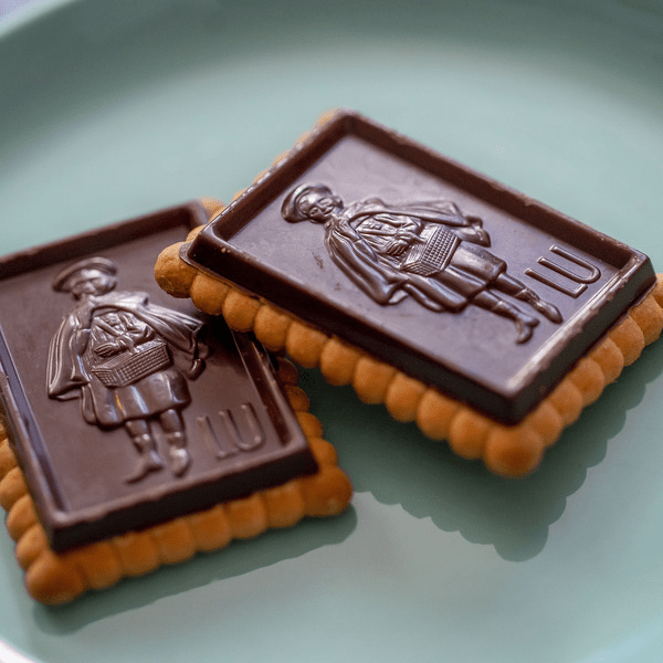 Le Petit Chocolat Milk Chocolate Coated Biscuits (20 x 100g)